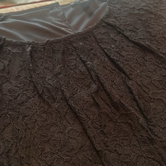 Elegant Black Lace Dress - Picture 2 of 5